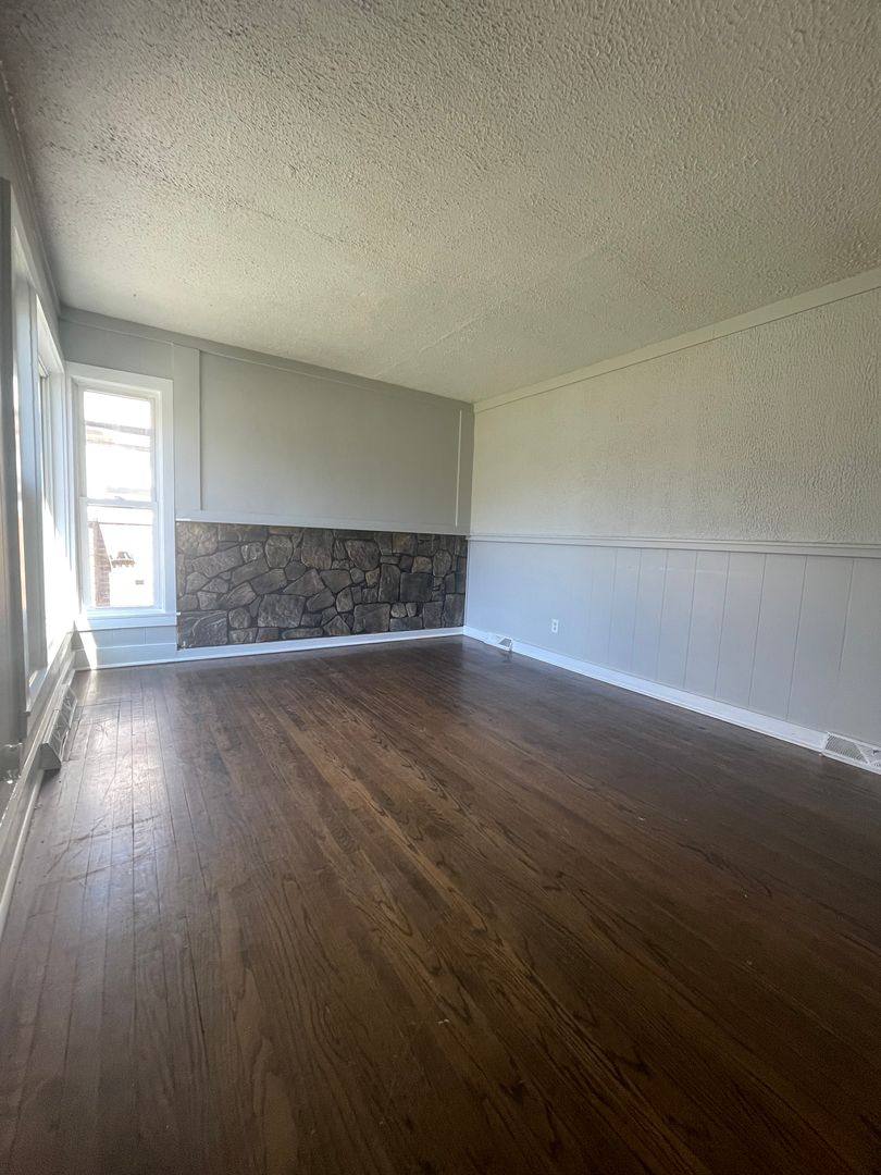 House for rent at 1565 Wentworth Ave, Calumet City, IL 60409
