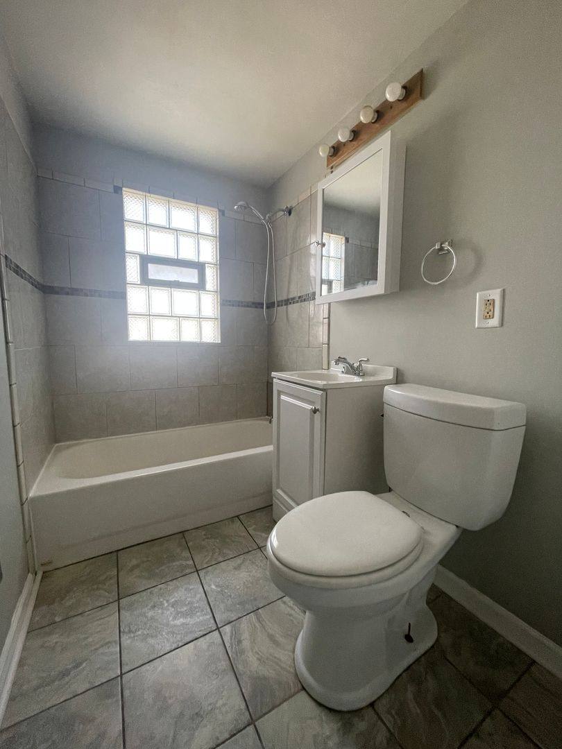 House for rent at 1565 Wentworth Ave, Calumet City, IL 60409