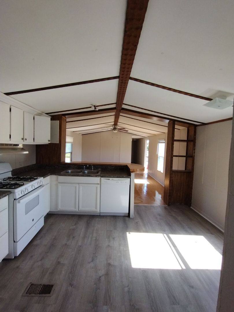 House for rent at 220 Baughman Hill Rd, Azle, TX 76020