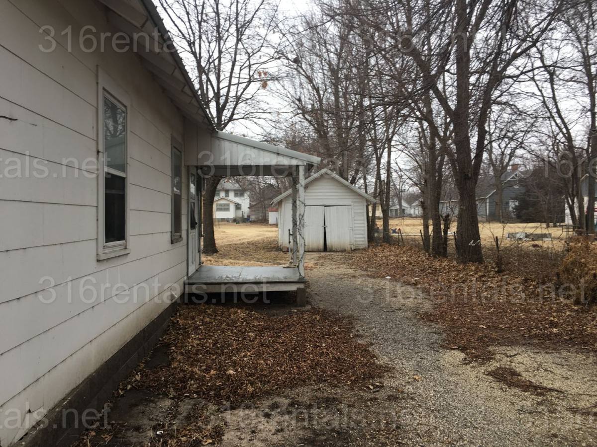 House for rent at 1014 E 6th, Newton, KS 67114