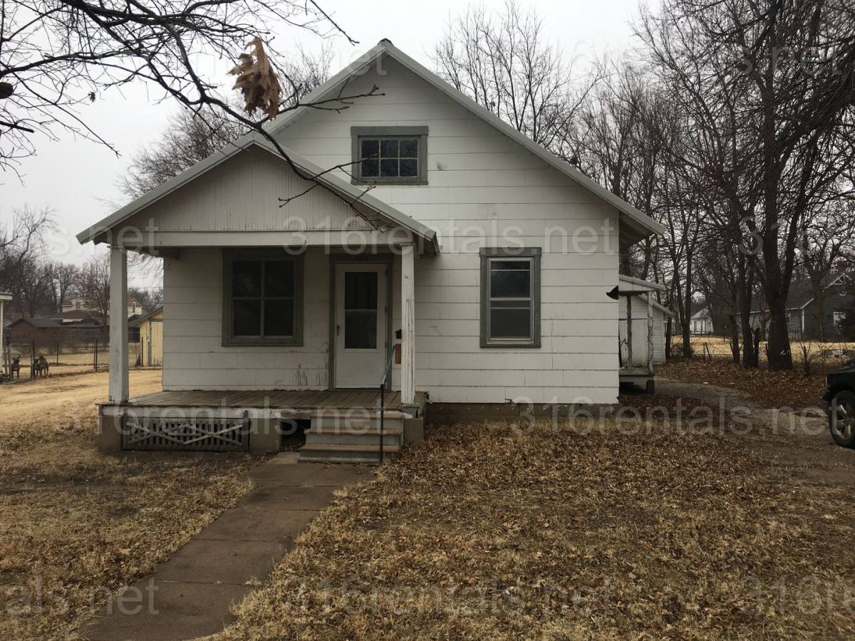 House for rent at 1014 E 6th, Newton, KS 67114