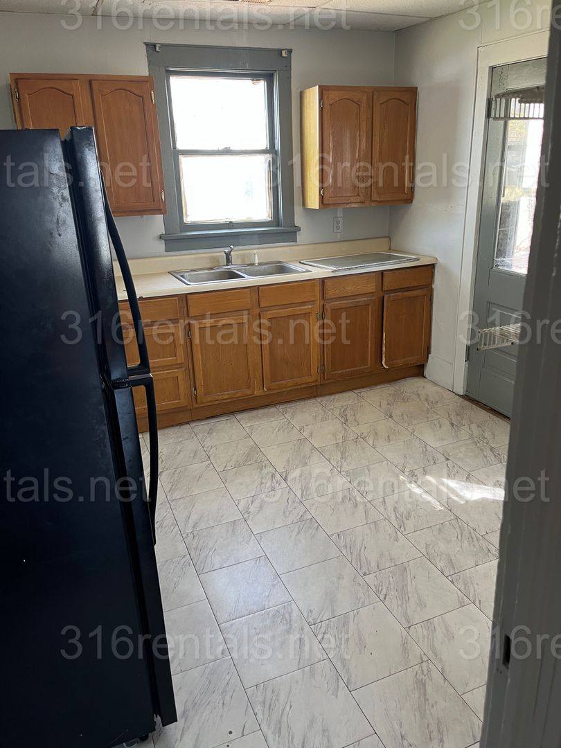 House for rent at 1014 E 6th, Newton, KS 67114