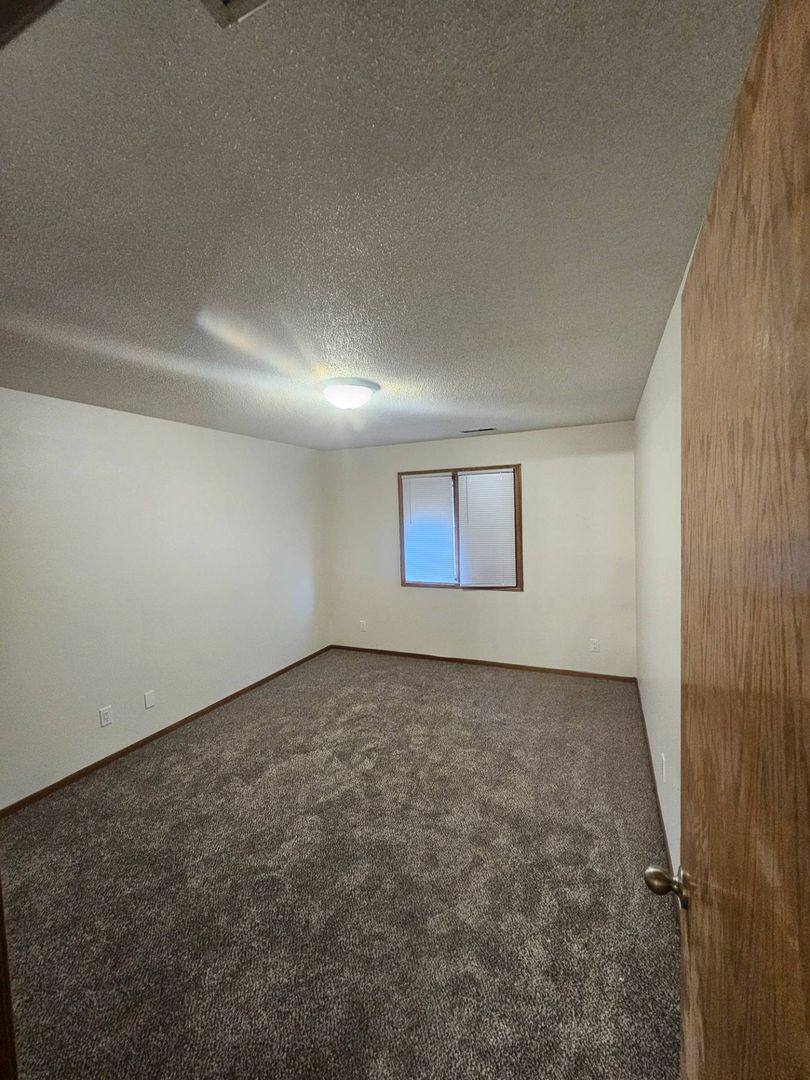 Apartment for rent at 422 E 7th St, Carroll, IA 51401