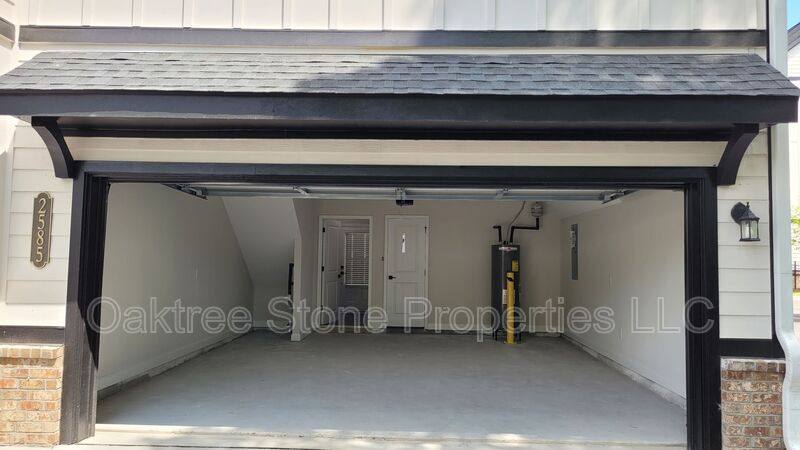 Townhouse for rent at 2585 Ocean Walk Dr NW, Atlanta, GA 30318
