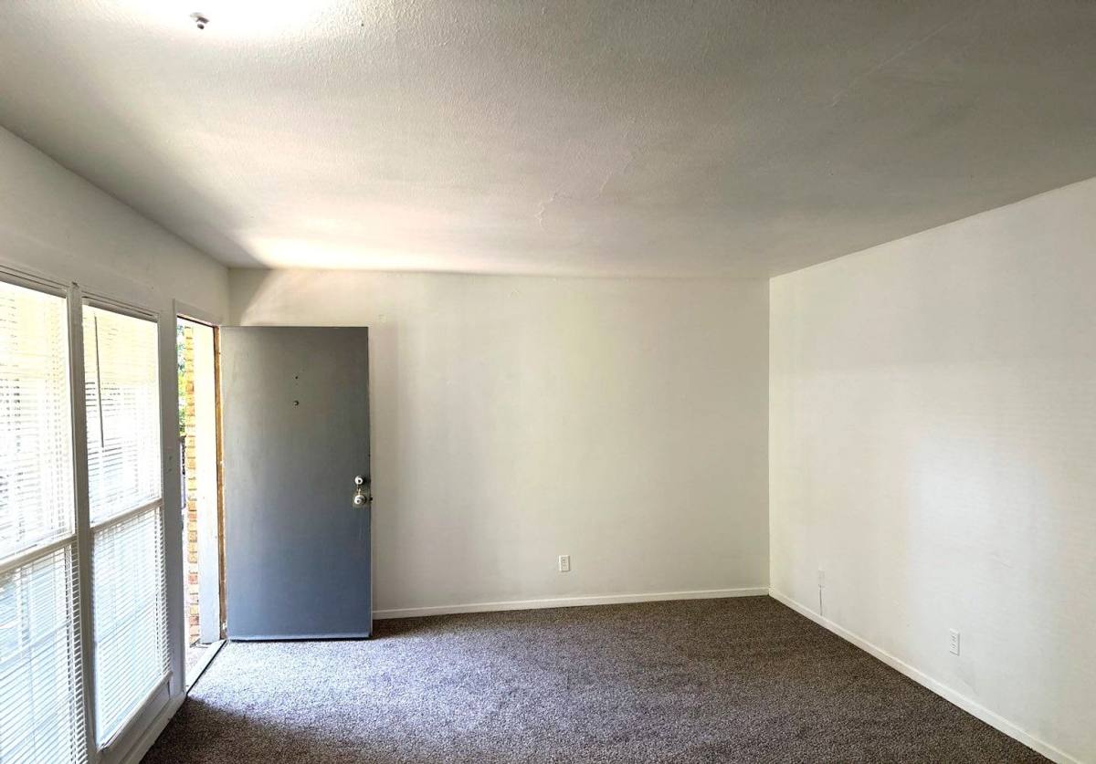 Apartment for rent at 2092 Jefferson Ave, Memphis, TN 38104