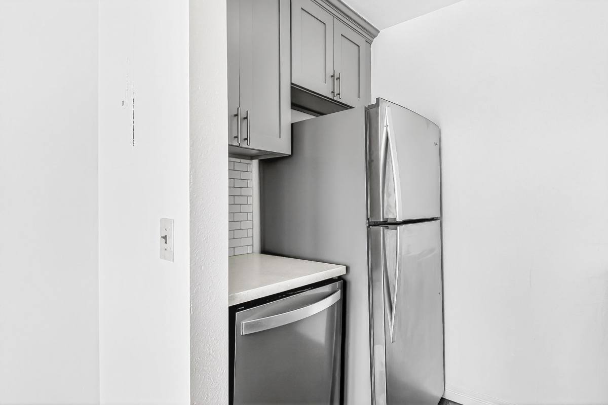 Apartment for rent at 3901 E 11th St, Long Beach, CA 90804