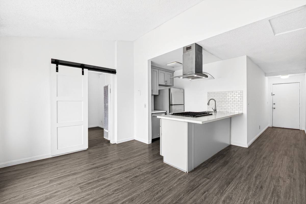 Apartment for rent at 3901 E 11th St, Long Beach, CA 90804