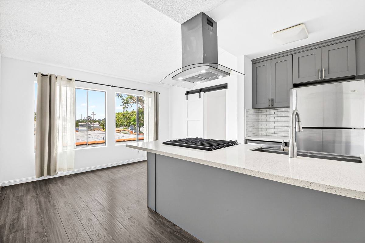 Apartment for rent at 3901 E 11th St, Long Beach, CA 90804