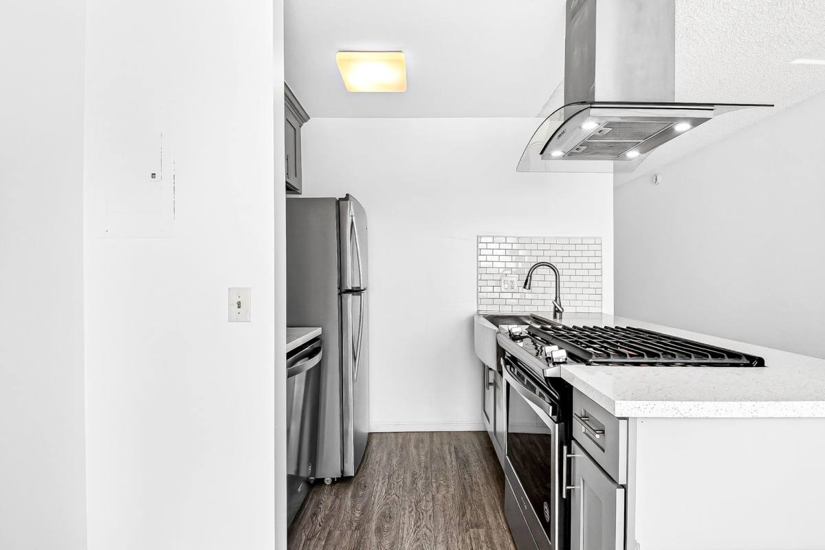 Apartment for rent at 3901 E 11th St, Long Beach, CA 90804