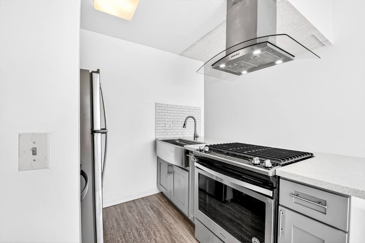 Apartment for rent at 3901 E 11th St, Long Beach, CA 90804