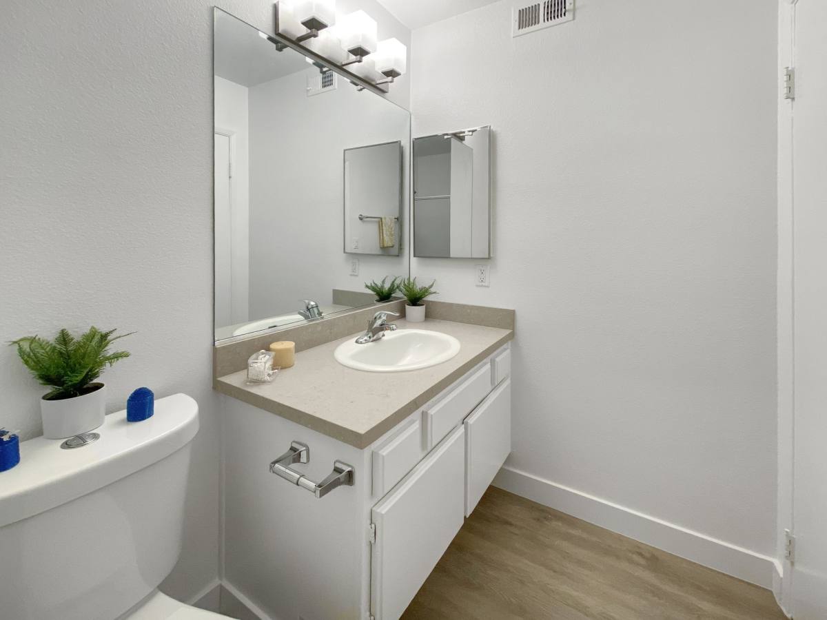 Townhouse for rent at 1050 Allen Ave, Glendale, CA 91201