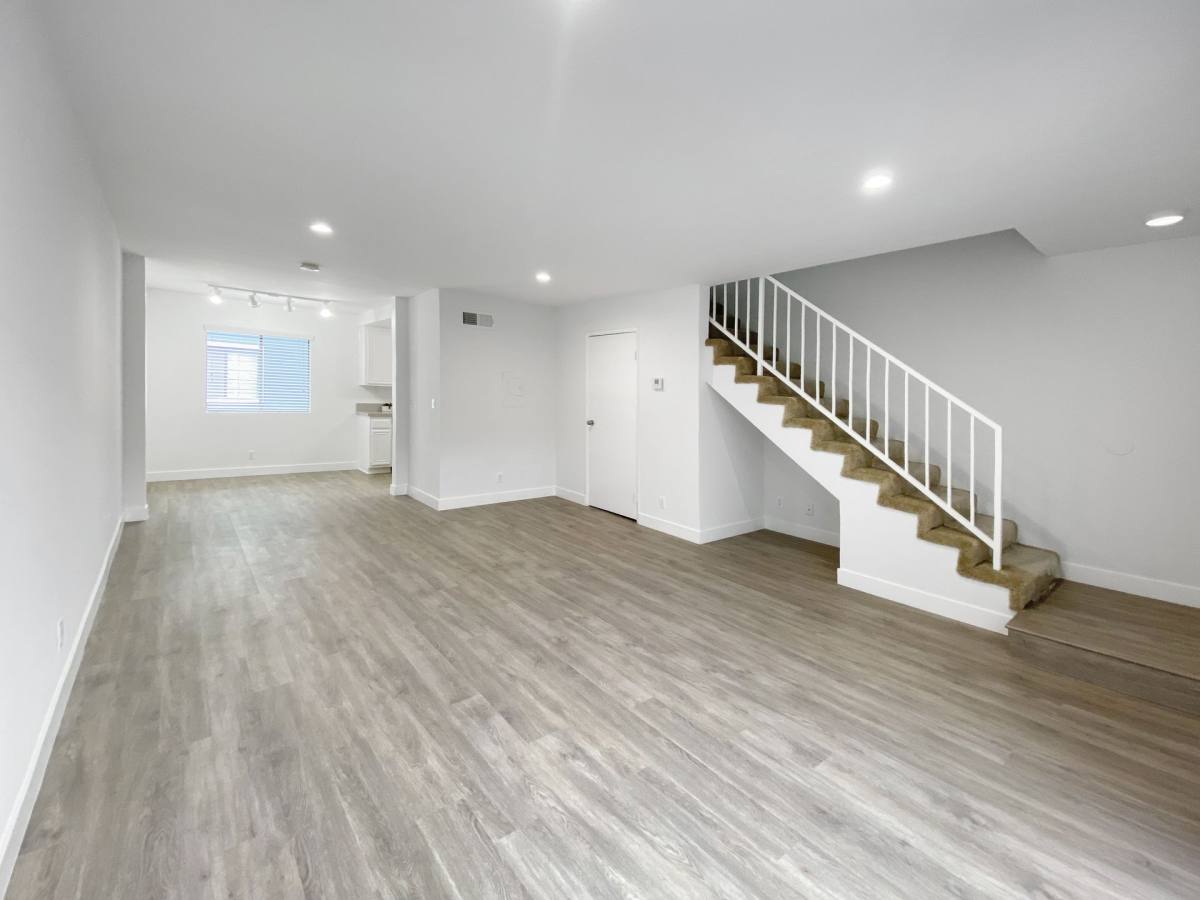 Townhouse for rent at 1050 Allen Ave, Glendale, CA 91201