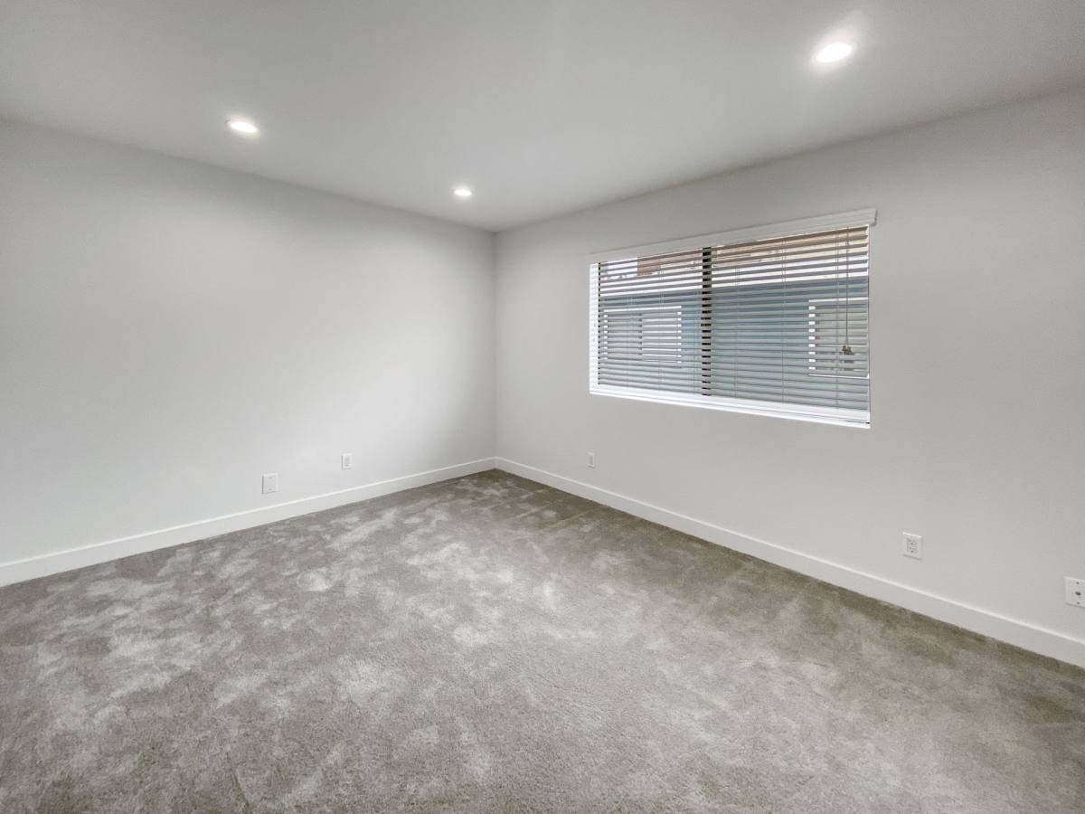 Townhouse for rent at 1050 Allen Ave, Glendale, CA 91201