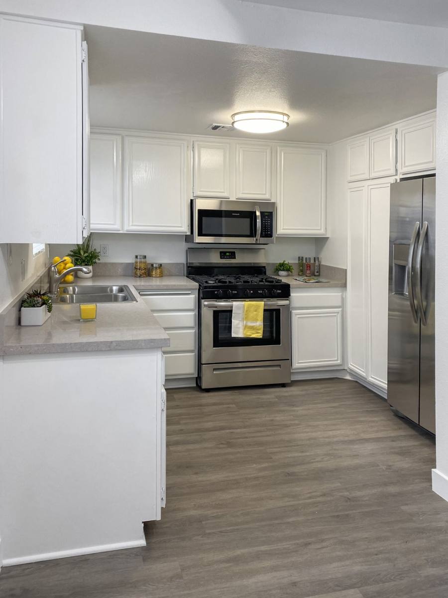 Townhouse for rent at 1050 Allen Ave, Glendale, CA 91201