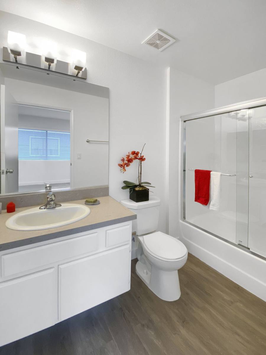 Townhouse for rent at 1050 Allen Ave, Glendale, CA 91201