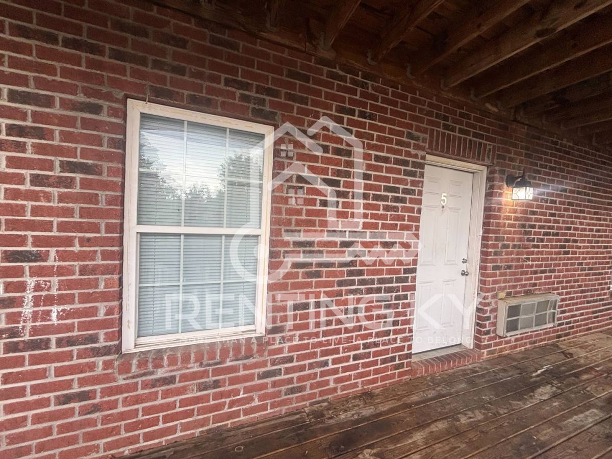 Townhouse for rent at 166 S Killarney Lane, Richmond, KY 40475