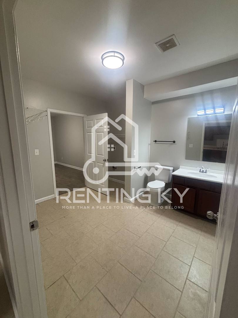 Townhouse for rent at 166 S Killarney Lane, Richmond, KY 40475