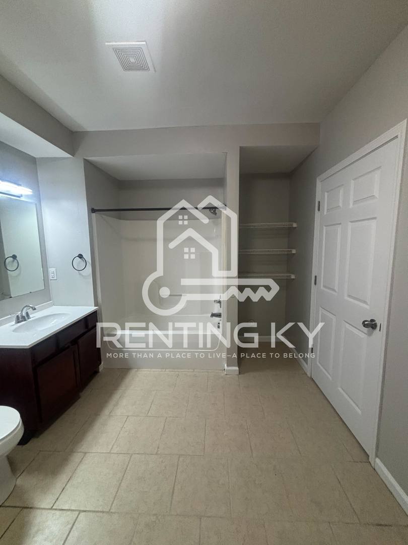 Townhouse for rent at 166 S Killarney Lane, Richmond, KY 40475