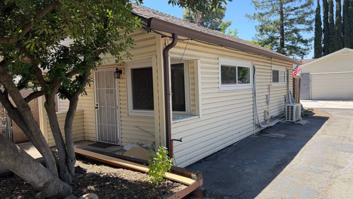 House for rent at 3478 Sanford St, Concord, CA 94520