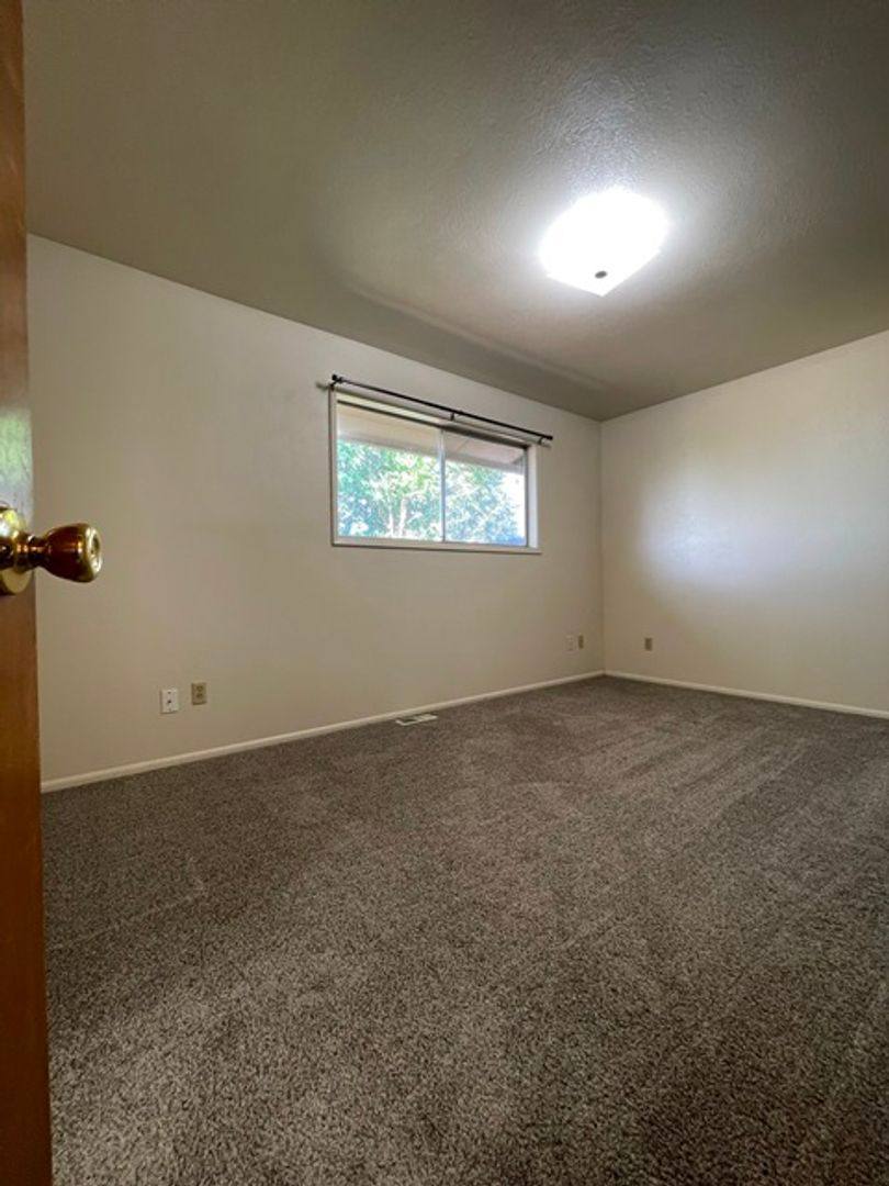 House for rent at 805 Lytton St, Klamath Falls, OR 97601