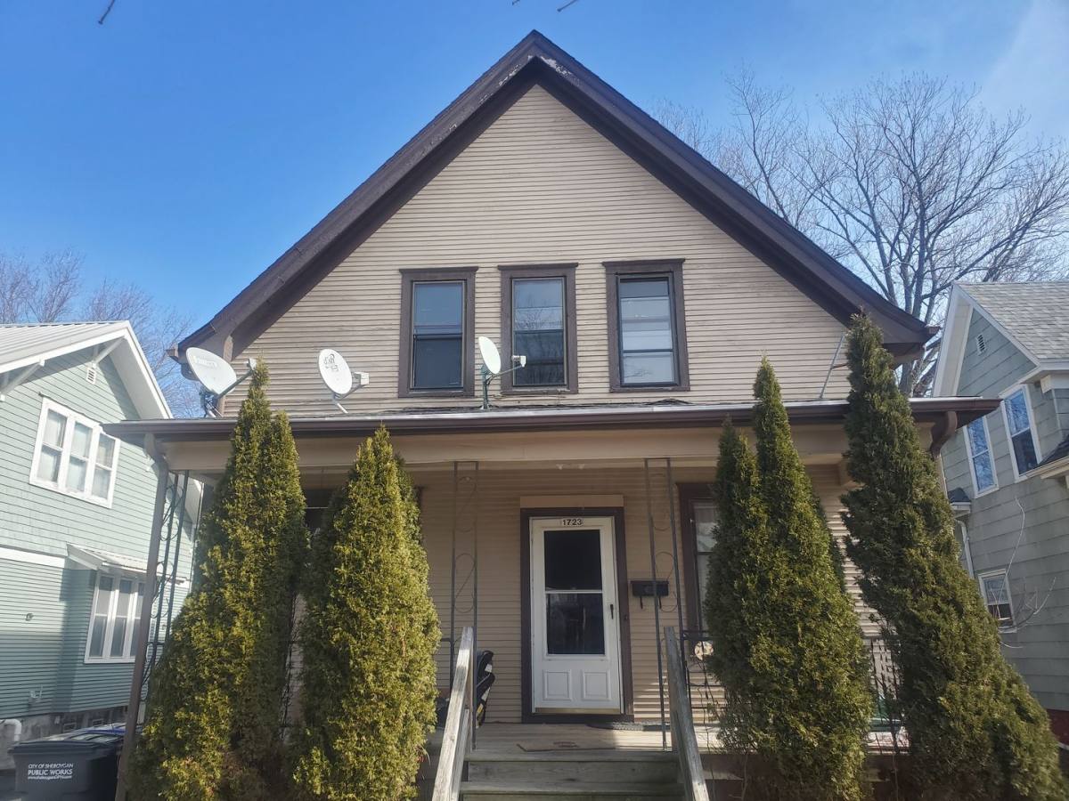Apartment for rent at 1723-1725 N 12th St, Sheboygan, WI 53081