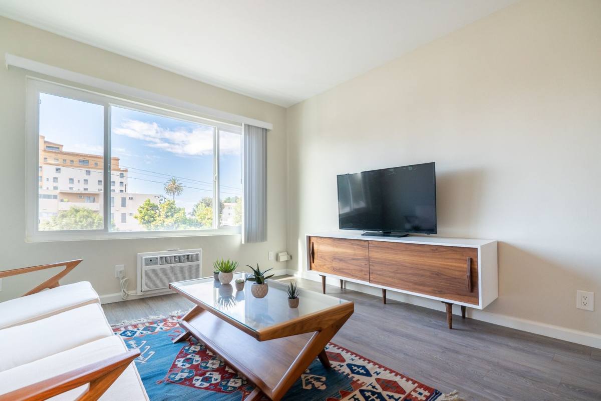 Apartment for rent at 2155 Bellevue Ave, Los Angeles, CA 90026
