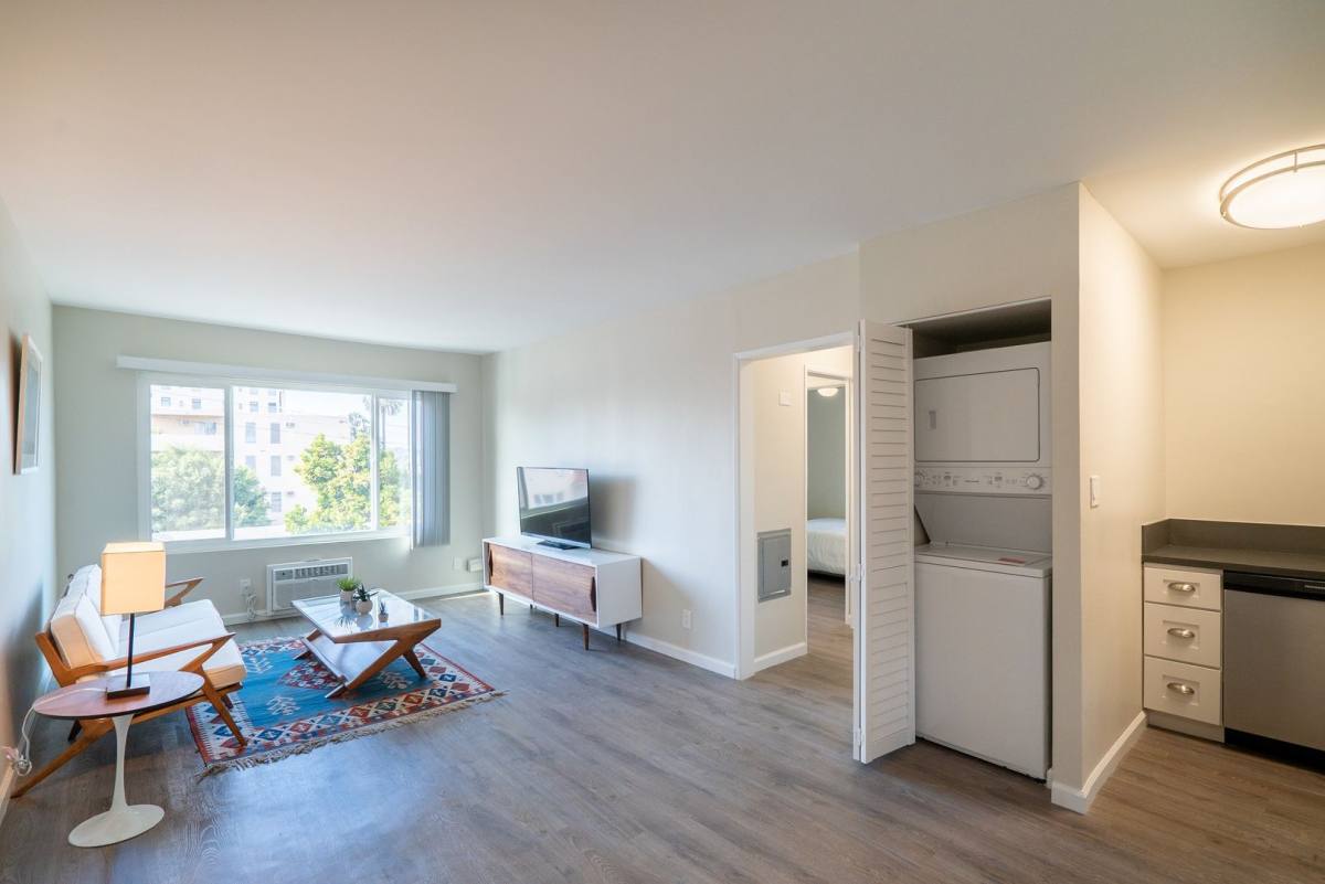 Apartment for rent at 2155 Bellevue Ave, Los Angeles, CA 90026