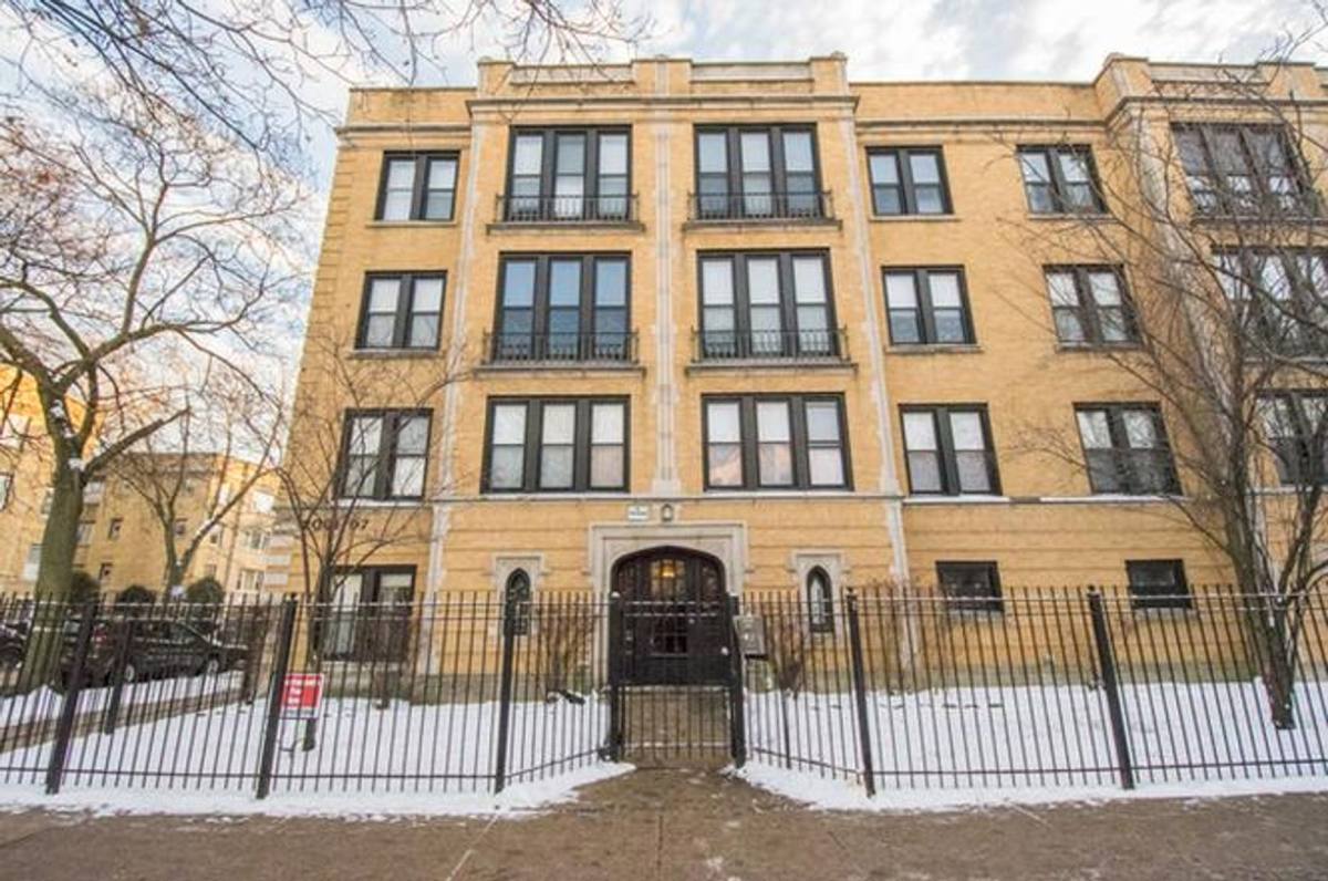 Apartment for rent at 2001 W Fargo Ave, Chicago, IL 60645