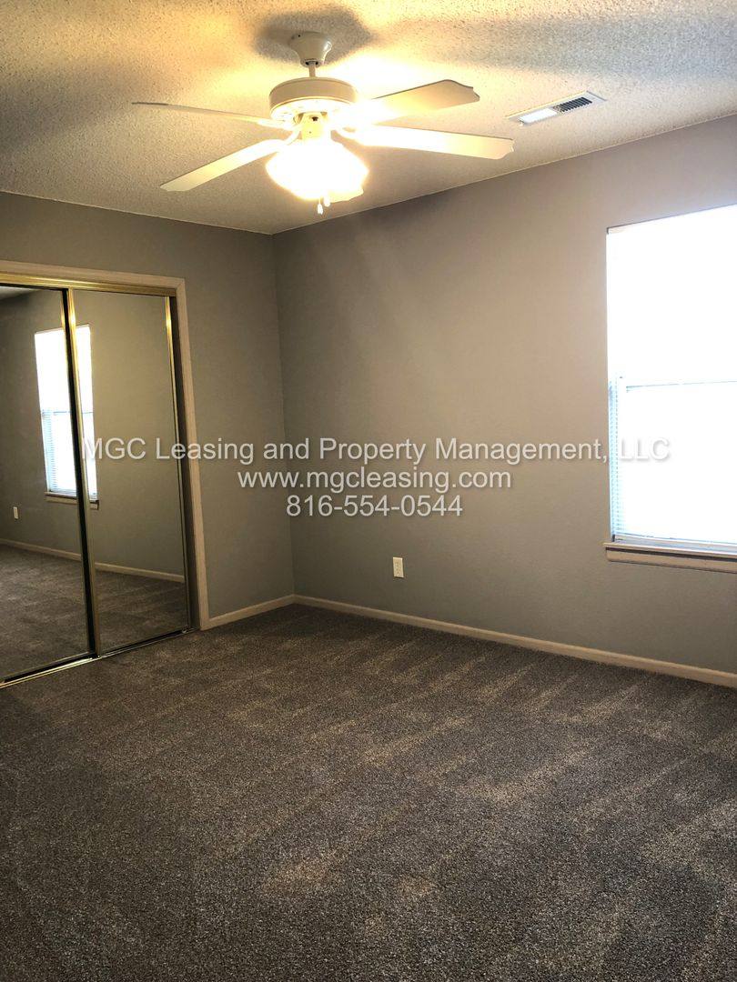 Townhouse for rent at 1109-1115 Garden Way, Harrisonville, MO 64701