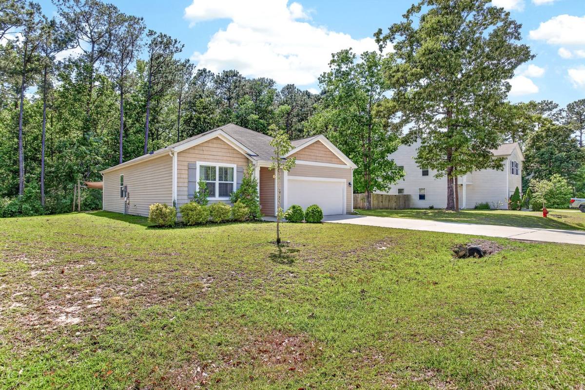 House for rent at 113 Old Dock Landing Rd, Sneads Ferry, NC 28460