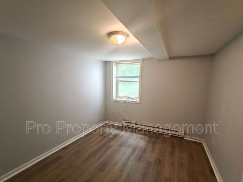 Apartment for rent at 14 Edgewood Rd #1, Oakville, CT 06779