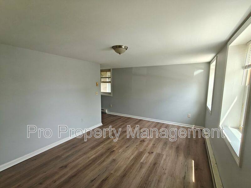 Apartment for rent at 14 Edgewood Rd #1, Oakville, CT 06779