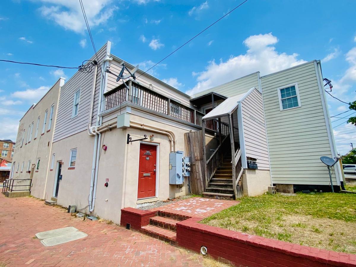 Apartment for rent at 2502 P St, Richmond, VA 23223