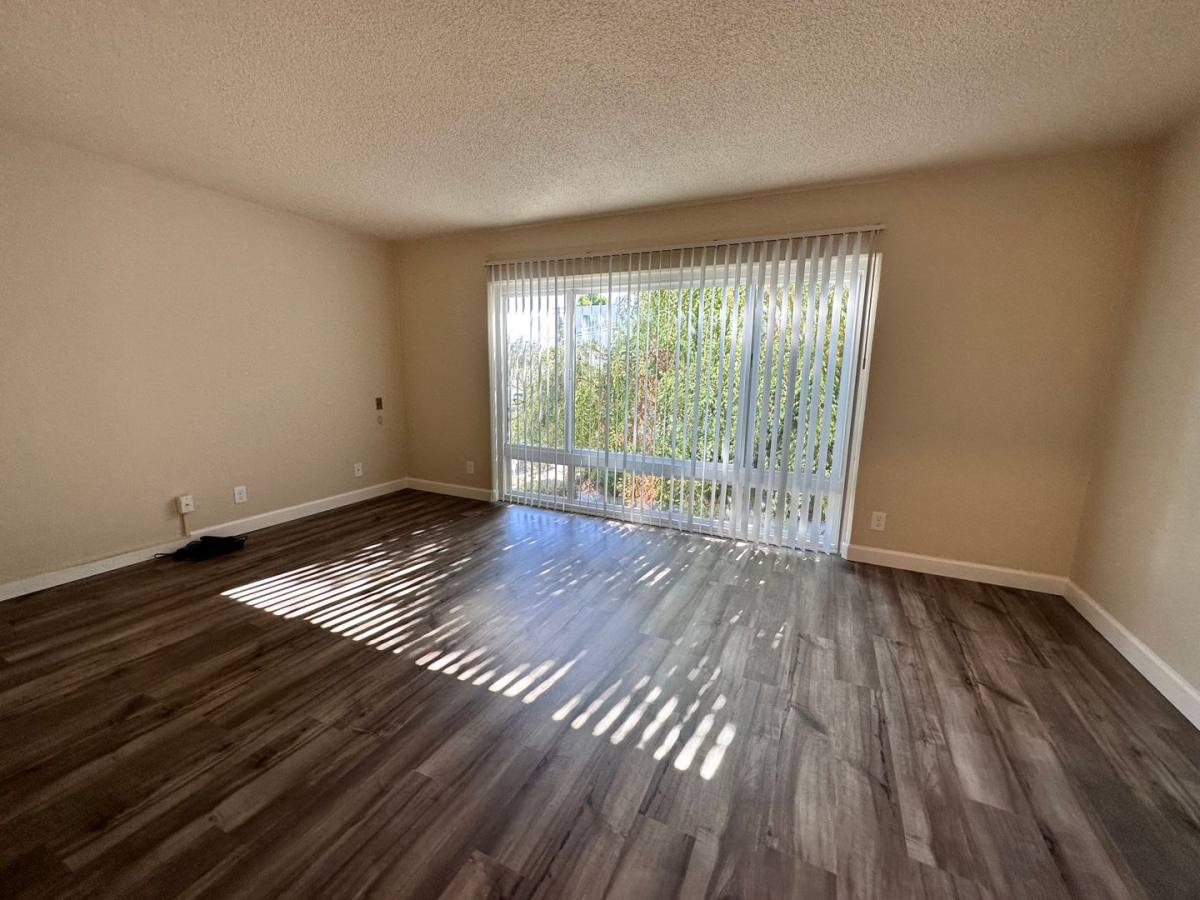 Apartment for rent at 390 N Winchester Blvd, Santa Clara, CA 95050