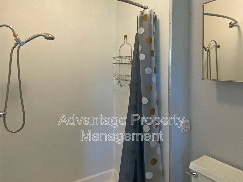 House for rent at 1415 W 4th St, Halsey, OR 97348