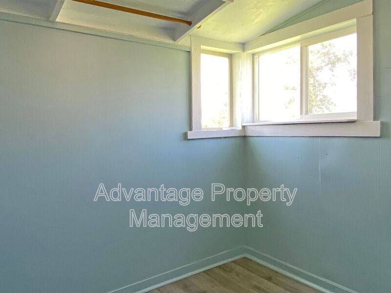House for rent at 1415 W 4th St, Halsey, OR 97348