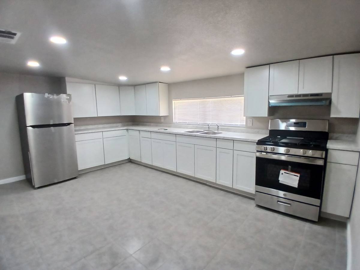 House for rent at 114 5th St, Niland, CA 92257