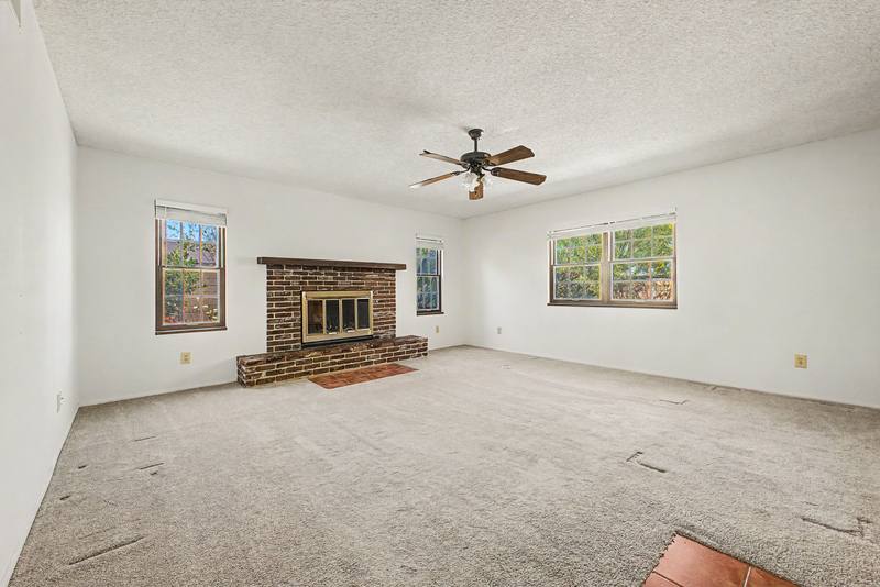 House for rent at 2822 E Willow Ave, Phoenix, AZ 85032