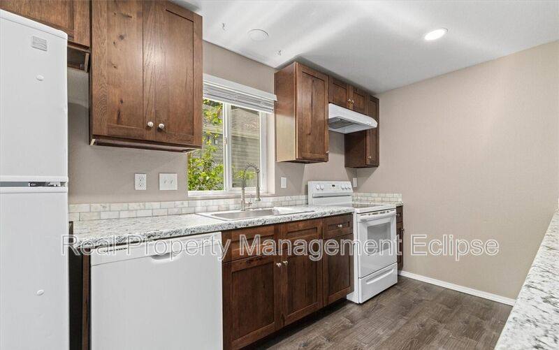 Apartment for rent at 507 Madison St #A, Everett, WA 98203