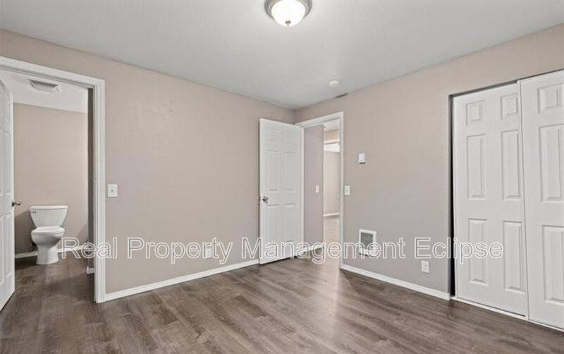 Apartment for rent at 507 Madison St #A, Everett, WA 98203