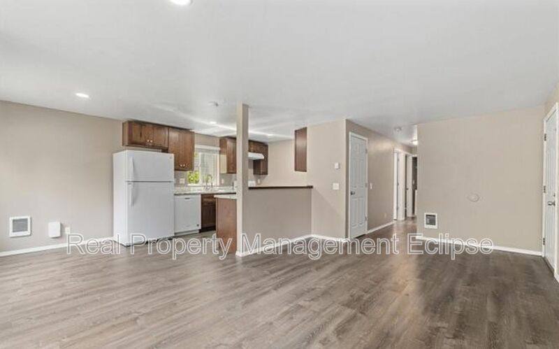 Apartment for rent at 507 Madison St #A, Everett, WA 98203