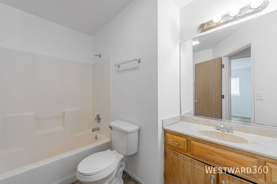 Apartment for rent at 915 Spiros Court, Dekalb, IL 60115
