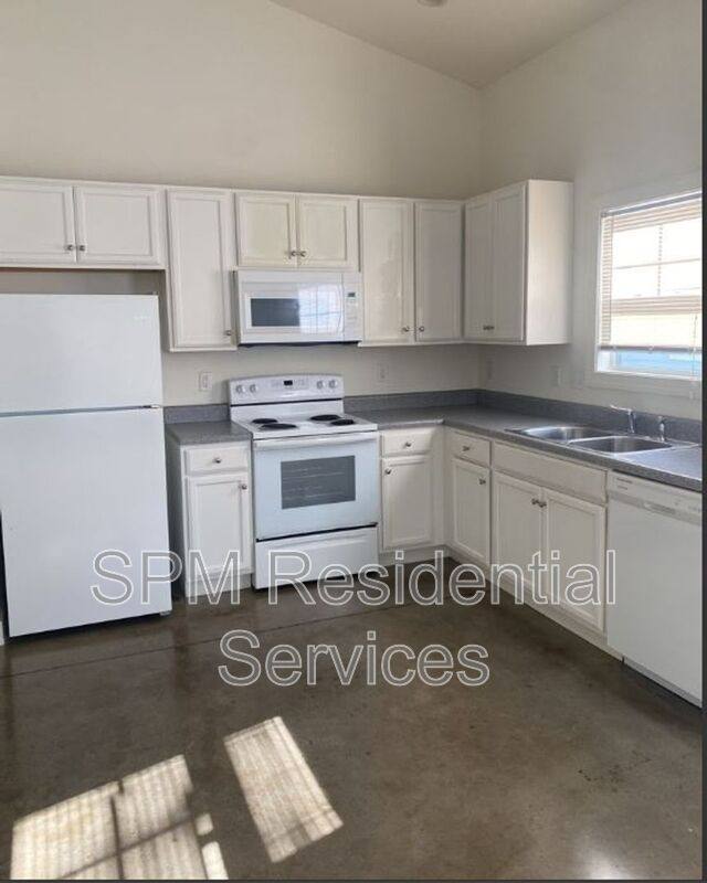 Townhouse for rent at 1404 Westprong Way, Wilmington, NC 28403