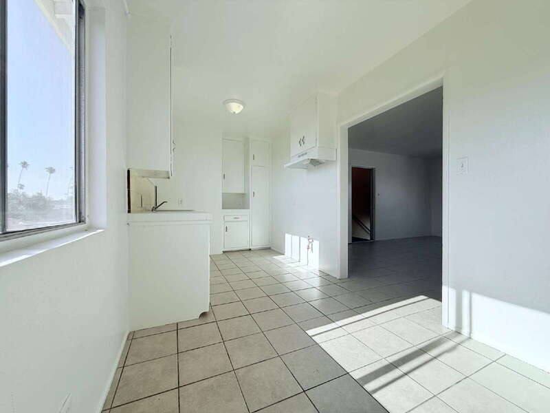 Apartment for rent at 943 W 68th St #4, Los Angeles, CA 90044