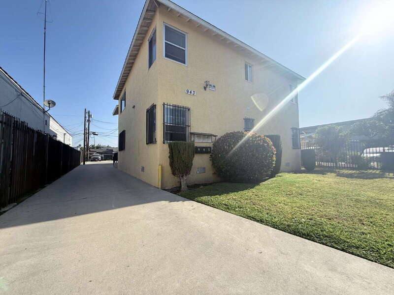 Apartment for rent at 943 W 68th St #4, Los Angeles, CA 90044