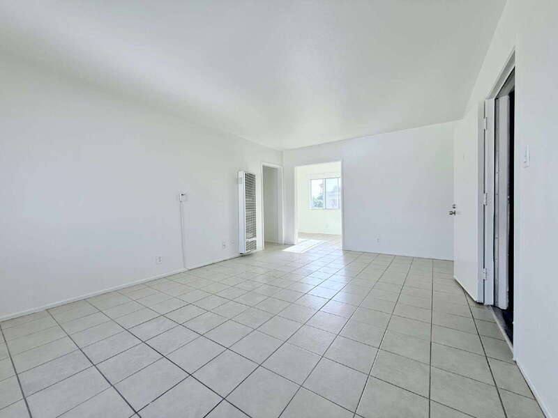 Apartment for rent at 943 W 68th St #4, Los Angeles, CA 90044
