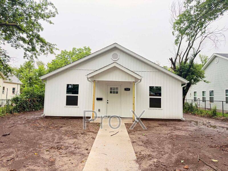 House for rent at 719 Murphy Blvd, Joplin, MO 64801