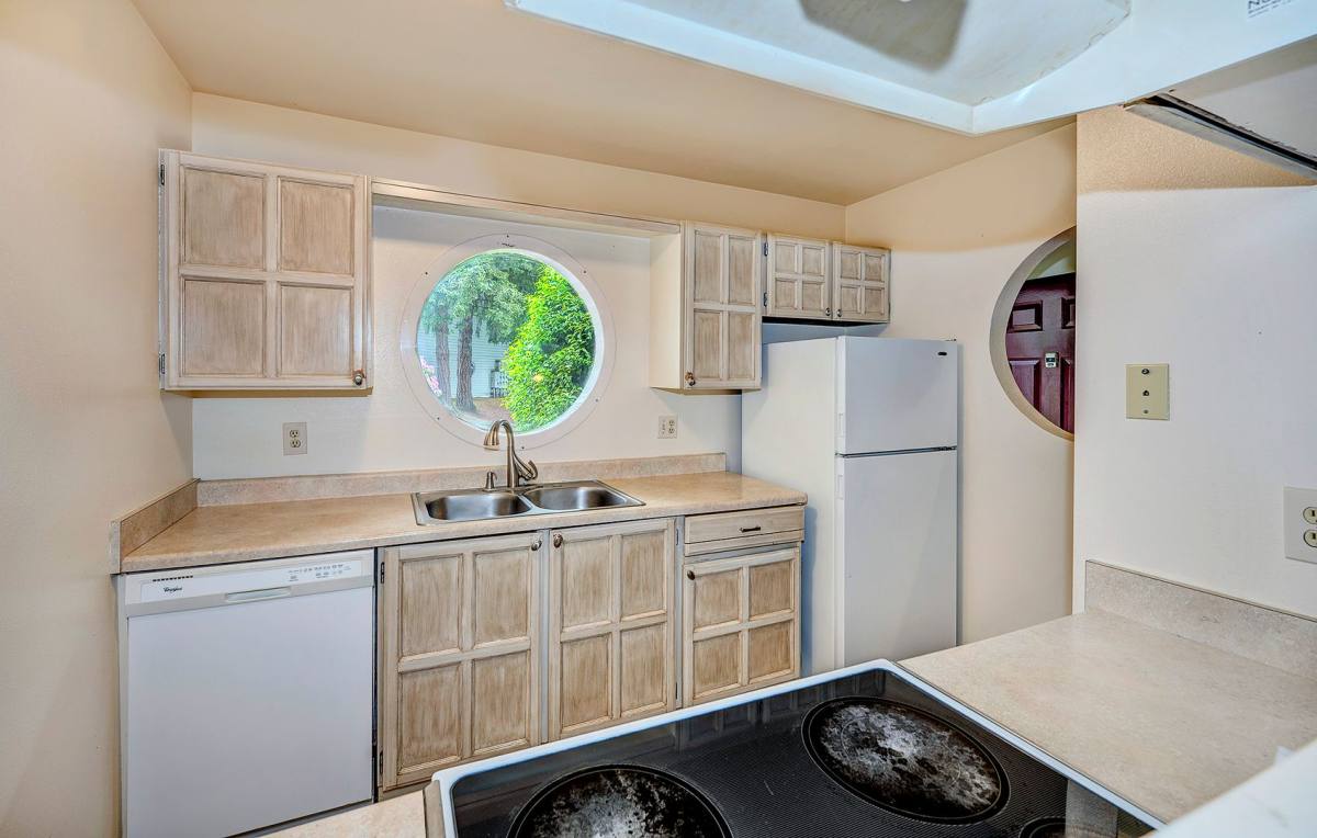 Townhouse for rent at 22715 Lakeview Dr, Mountlake Terrace, WA 98043