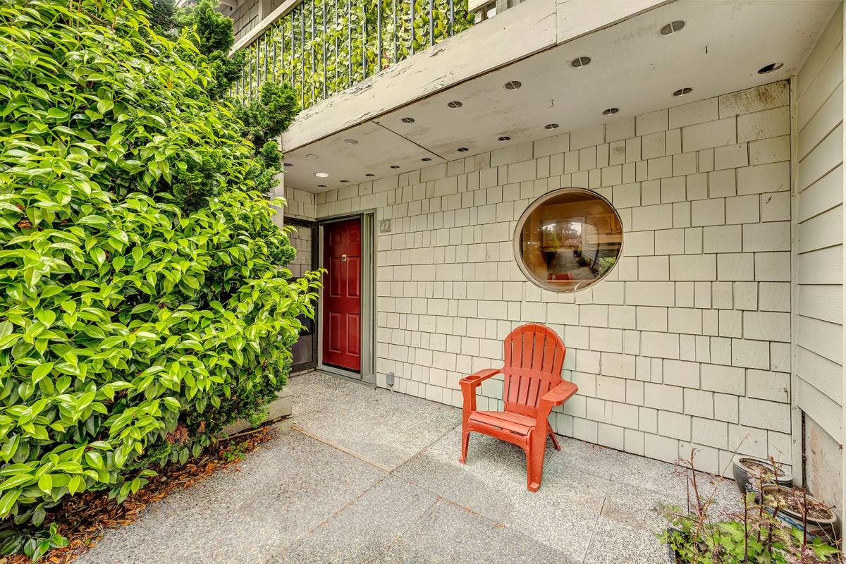 Townhouse for rent at 22715 Lakeview Dr, Mountlake Terrace, WA 98043