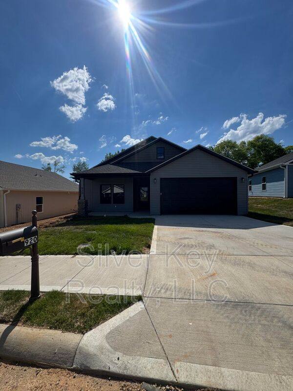 House for rent at 920 Stratford Ave, Sweetwater, TN 37874